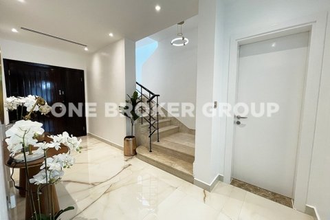 Villa in Jumeirah Village Triangle, Dubai 2 bedrooms, 659.6 sq.m. № 738 - photo 3