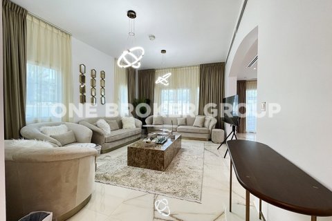 Villa in Jumeirah Village Triangle, Dubai 2 bedrooms, 659.6 sq.m. № 738 - photo 4