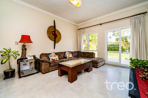 Villa en Meadows, Dubai, 5 dormitorios, 540.05 m², № 119696 - foto 5