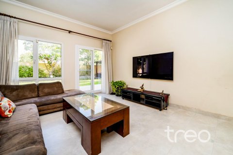 Villa en Meadows, Dubai, 5 dormitorios, 540.05 m², № 119696 - foto 2