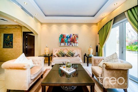 Villa en Meadows, Dubai, 5 dormitorios, 540.05 m², № 119696 - foto 4
