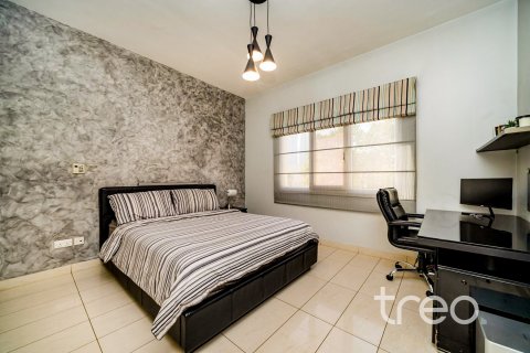 Villa en Meadows, Dubai, 5 dormitorios, 540.05 m², № 119696 - foto 10