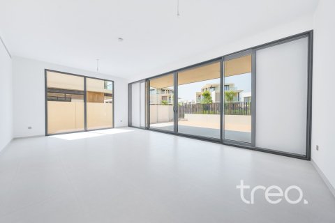 Villa à Dubai, 5 chambres, 441.29 m², № 119697 - photo 4