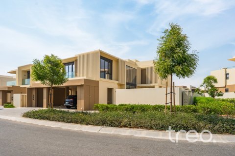 Villa à Dubai, 5 chambres, 441.29 m², № 119697