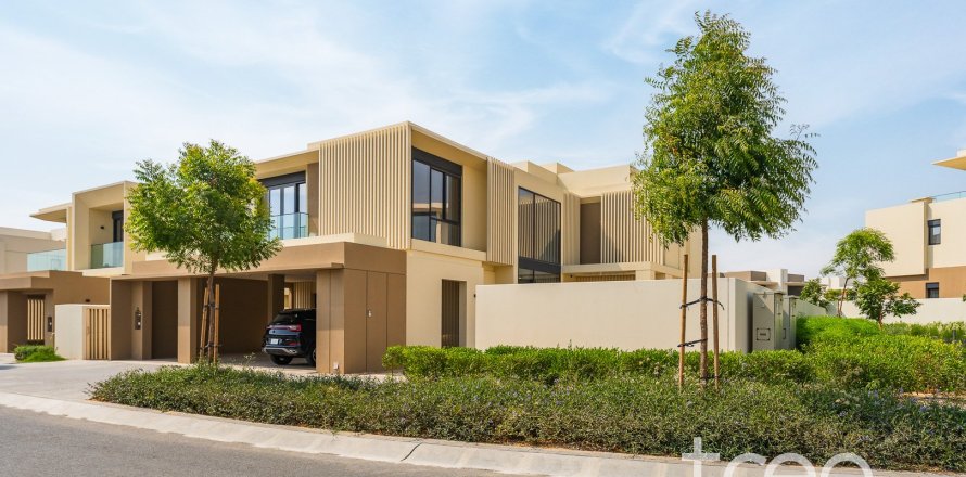 Villa à Dubai, 5 chambres, 441.29 m², № 119697