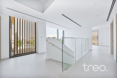 Villa à Dubai, 5 chambres, 441.29 m², № 119697 - photo 7