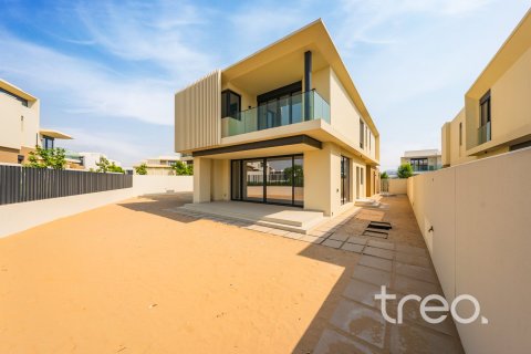 Villa à Dubai, 5 chambres, 441.29 m², № 119697 - photo 2