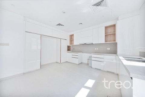 Villa à Dubai, 5 chambres, 441.29 m², № 119697 - photo 6