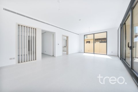 Villa à Dubai, 5 chambres, 441.29 m², № 119697 - photo 3