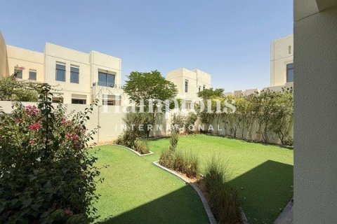 Снять в аренду виллу в Al Reem, Арабиан Ранчес, Дубай: 4 спальни, 313.17972912м², № 109890 - фото 9