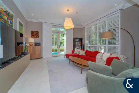 Villa en Jumeirah Golf Estates, Dubai, 4 dormitorios, 357 m², № 98675 - foto 6