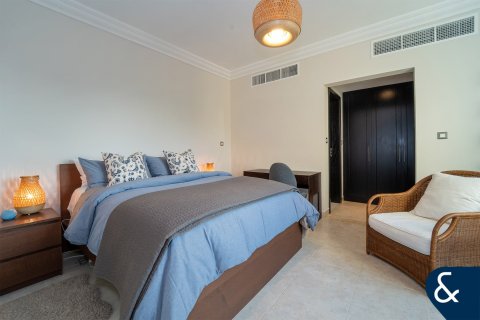 Villa en Jumeirah Golf Estates, Dubai, 4 dormitorios, 357 m², № 98675 - foto 12