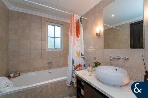 Villa en Jumeirah Golf Estates, Dubai, 4 dormitorios, 357 m², № 98675 - foto 15