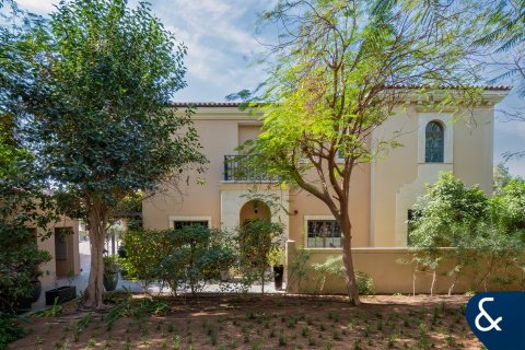 Villa en Jumeirah Golf Estates, Dubai, 4 dormitorios, 357 m², № 98675