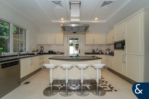 Villa en Jumeirah Golf Estates, Dubai, 4 dormitorios, 357 m², № 98675 - foto 8