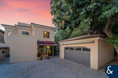 Villa en Jumeirah Golf Estates, Dubai, 4 dormitorios, 357 m², № 98675 - foto 5