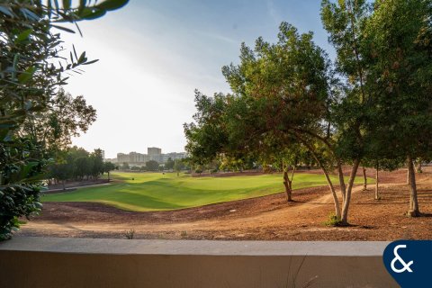 Villa en Jumeirah Golf Estates, Dubai, 4 dormitorios, 357 m², № 98675 - foto 3