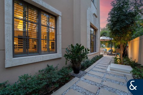 Villa en Jumeirah Golf Estates, Dubai, 4 dormitorios, 357 m², № 98675 - foto 20