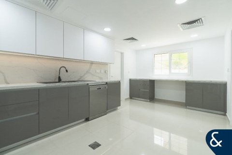 Villa in Maeen, The Lakes, Dubai 3 bedrooms, 341 sq.m. № 98682 - photo 9