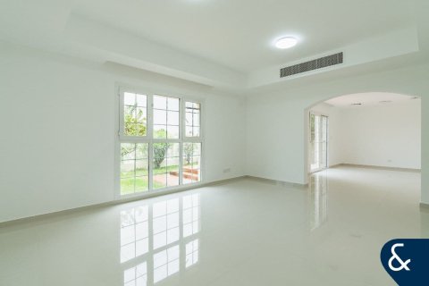 Villa in Maeen, The Lakes, Dubai 3 bedrooms, 341 sq.m. № 98682 - photo 8