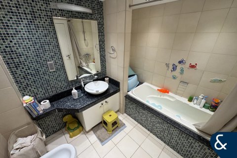 Apartment in Shoreline Apartments, Palm Jumeirah, Dubai 2 bedrooms, 185 sq.m. № 98683 - photo 13