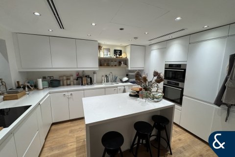 Apartment in Shoreline Apartments, Palm Jumeirah, Dubai 2 bedrooms, 185 sq.m. № 98683 - photo 2