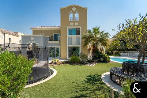 Villa en Victory Heights, Dubai Sports City, Dubai, 6 dormitorios, 760 m², № 98676 - foto 23