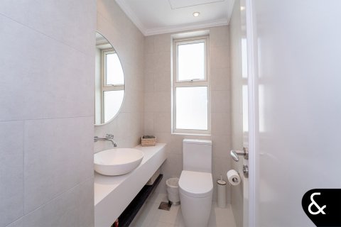 Villa en Victory Heights, Dubai Sports City, Dubai, 6 dormitorios, 760 m², № 98676 - foto 19