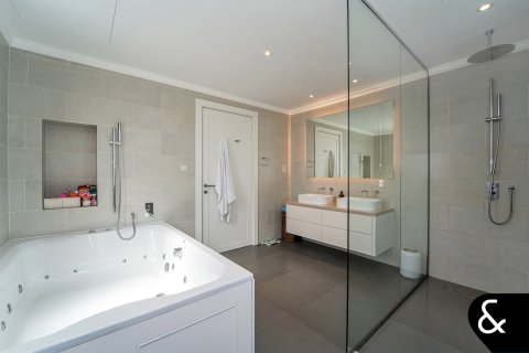 Villa en Victory Heights, Dubai Sports City, Dubai, 6 dormitorios, 760 m², № 98676 - foto 13