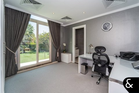 Villa en Victory Heights, Dubai Sports City, Dubai, 6 dormitorios, 760 m², № 98676 - foto 18