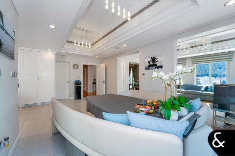 Villa en Victory Heights, Dubai Sports City, Dubai, 6 dormitorios, 760 m², № 98676 - foto 5