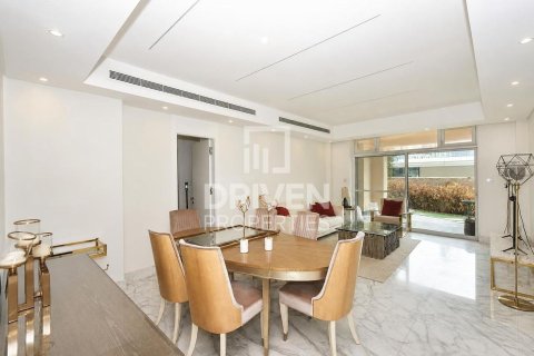 Apartamento en Downtown Dubai (Downtown Burj Dubai), Dubai, 2 dormitorios, 163.32 m², № 128037