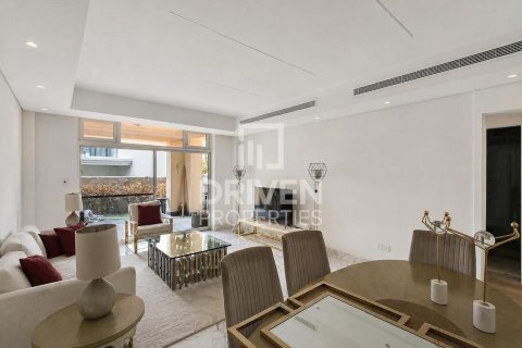 Apartment in Downtown Dubai (Downtown Burj Dubai), Dubai 2 bedrooms, 163.32 sq.m. № 128037 - photo 2