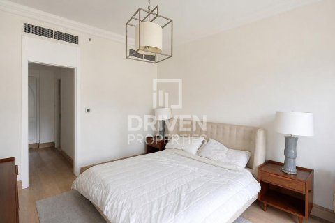 Apartment in Downtown Dubai (Downtown Burj Dubai), Dubai 2 bedrooms, 163.32 sq.m. № 128037 - photo 8