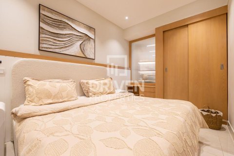 Apartamento en The Residences, Downtown Dubai (Downtown Burj Dubai), Dubai, estudio, 85.75 m², № 128038 - foto 6