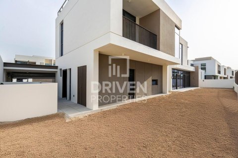 Villa in Al Furjan, Dubai 4 bedrooms, 577 sq.m. № 86354 - photo 2