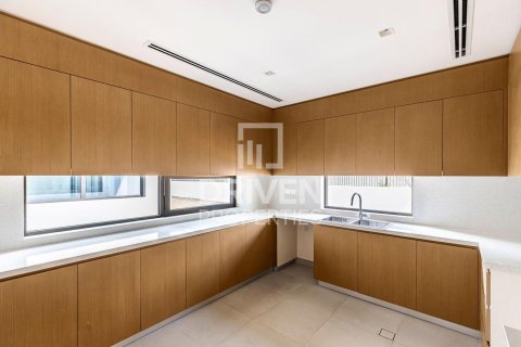 Villa in Al Furjan, Dubai 4 bedrooms, 577 sq.m. № 86354 - photo 18