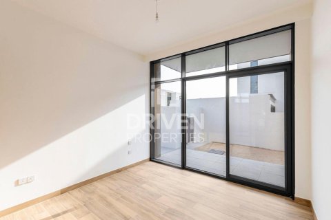 Villa in Al Furjan, Dubai 4 bedrooms, 577 sq.m. № 86354 - photo 23