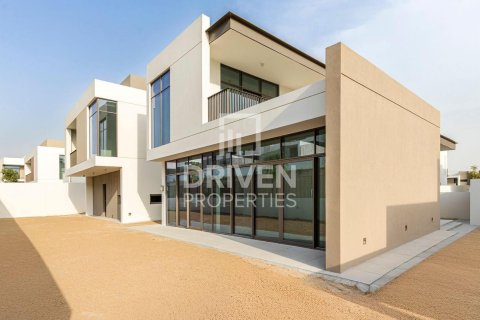 Villa in Al Furjan, Dubai 4 bedrooms, 577 sq.m. № 86354 - photo 10