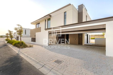 Villa in Al Furjan, Dubai 4 bedrooms, 577 sq.m. № 86354 - photo 1