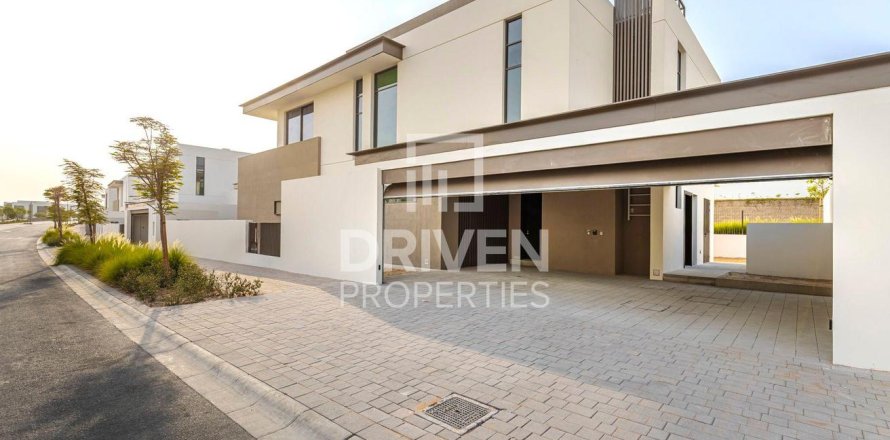 Villa in Al Furjan, Dubai 4 bedrooms, 577 sq.m. № 86354