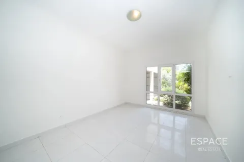 Villa in Meadows 1, Meadows, Dubai 6 bedrooms, 457 sq.m. № 122936 - photo 6