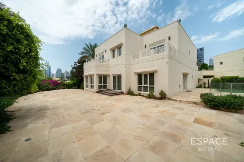 Villa in Meadows 1, Meadows, Dubai 6 bedrooms, 457 sq.m. № 122936 - photo 19