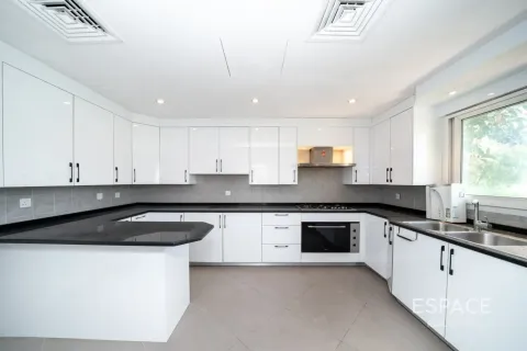 Villa in Meadows 1, Meadows, Dubai 6 bedrooms, 457 sq.m. № 122936 - photo 8