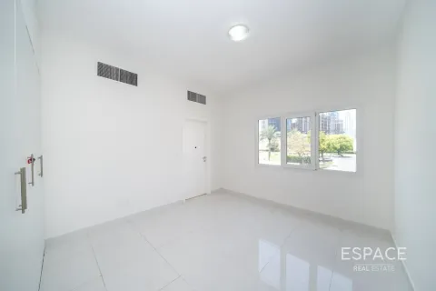 Villa in Meadows 1, Meadows, Dubai 6 bedrooms, 457 sq.m. № 122936 - photo 15
