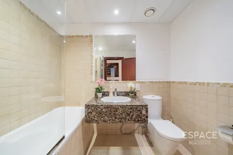 Apartment in Jumeirah Beach Residence, Dubai 2 bedrooms, 120 sq.m. № 122933 - photo 16