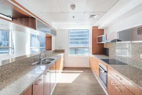 Apartment in Dubai Marina, Dubai 3 bedrooms, 181 sq.m. № 122937 - photo 7