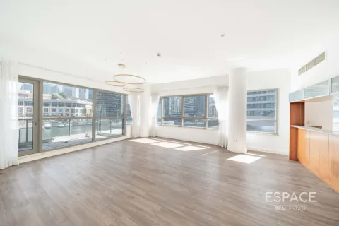 Apartment in Dubai Marina, Dubai 3 bedrooms, 181 sq.m. № 122937 - photo 3