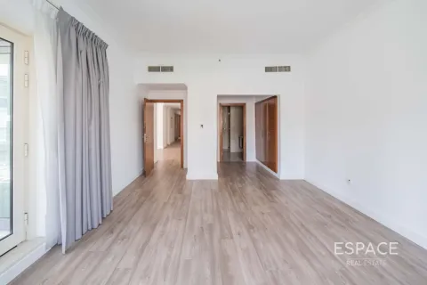 Apartment in Dubai Marina, Dubai 3 bedrooms, 181 sq.m. № 122937 - photo 13