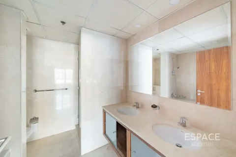 Apartment in Dubai Marina, Dubai 3 bedrooms, 181 sq.m. № 122937 - photo 11